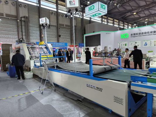 電動自動波紋フルートラミネーター機械 包装産業における波紋フルート紙のラミネート