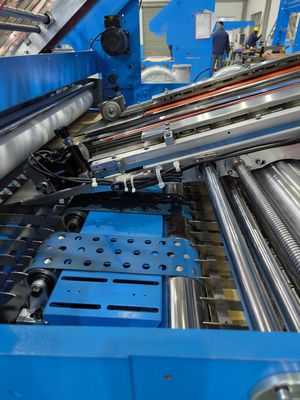 300gsm～10mm厚の段ボールおよびB・Eフルート用、電気駆動5層シートtoシートラミネーター