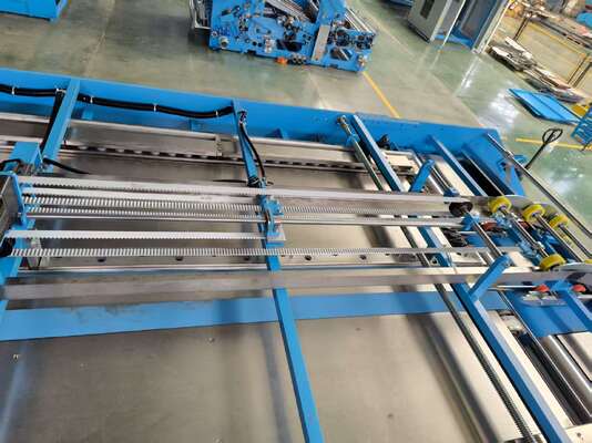高速フルートラミネーター機、カートンボックス製造、グルー消費量削減、給紙圧力構造なし