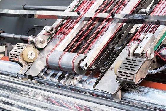 双安定回路のスタッカーの理性的な高速の1700mmのボール紙の薄板になる機械