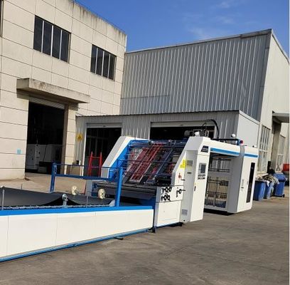 壁紙のフルートの自動3つの層を薄板にするペーパー土台機械