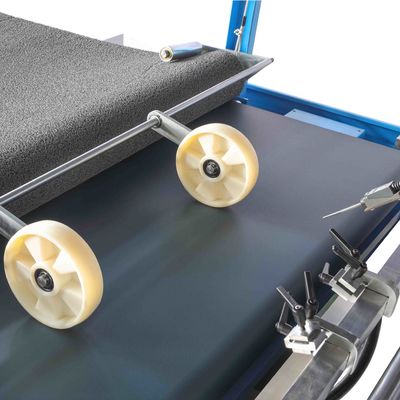パレット スタッカーを持つ機械および双安定回路の山ターナーを取付けることを壁紙を張るために波形を付けられる150-800gsm自動