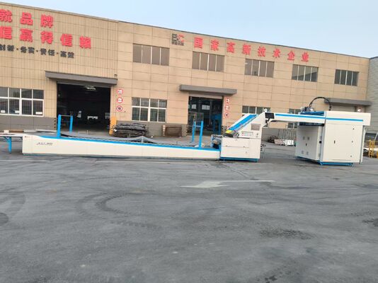 リードエッジフィーディングおよびトップシートアライメントシステムを搭載した高速フルートラミネーター機、最適な段ボールラミネーションを実現